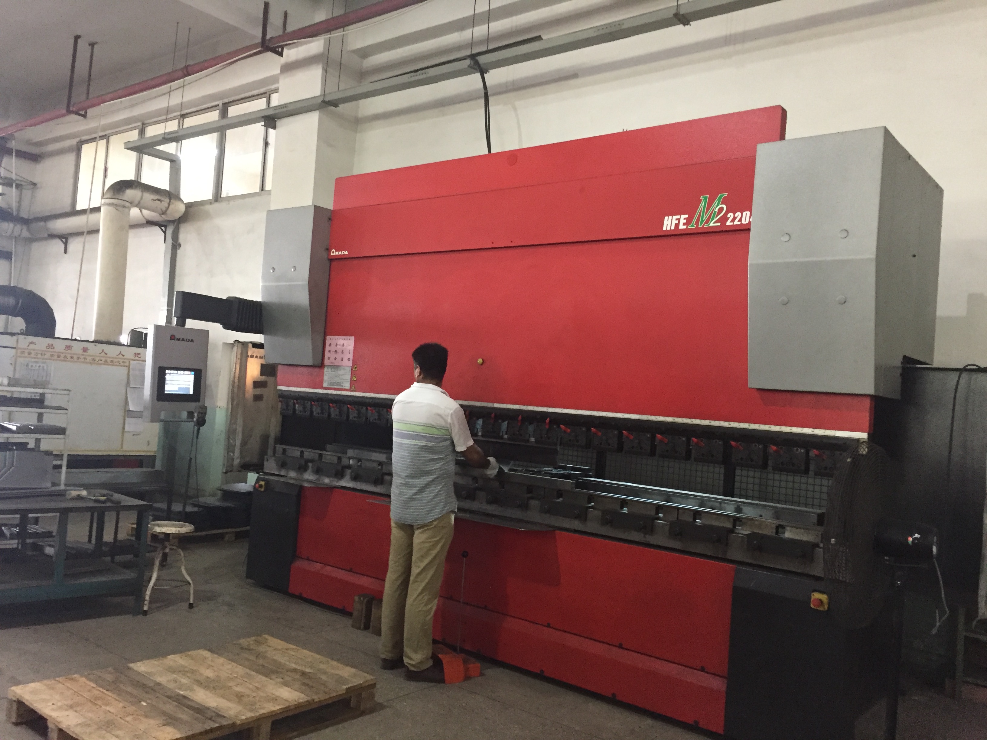 CNC bending machine (can produce 4M long material)